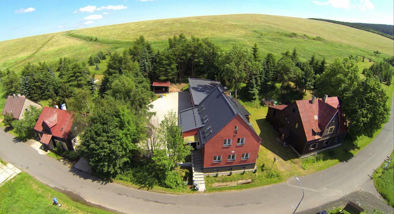 Ferienhaus Iva - Klinovec Aparthotel โลชนา โปด กลิโนฟเซม ภายนอก รูปภาพ
